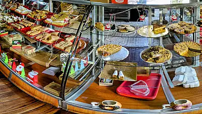 Where to Eat in Manuel Antonio: A 2025 Food & Restaurant Guide